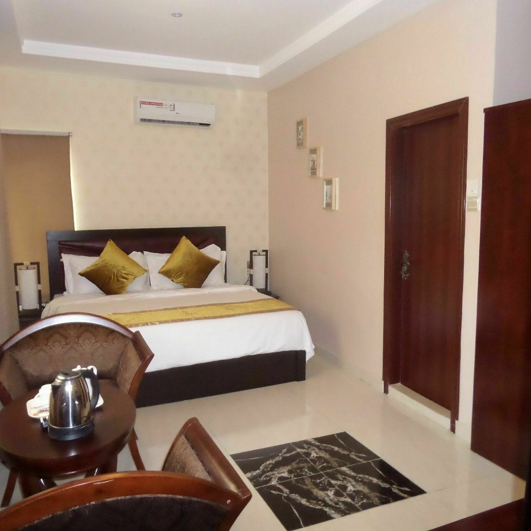 Rightgate Hotel Лагос Екстериор снимка